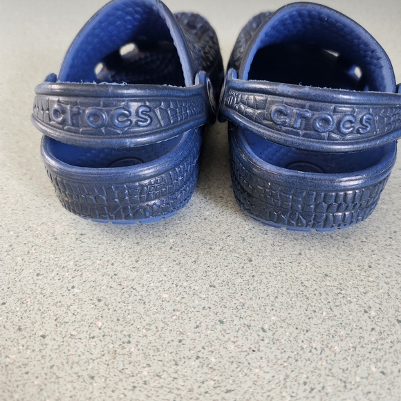 Crocs Alligator Skin Texture Toddler Size 4-5 - Picture 3 of 6